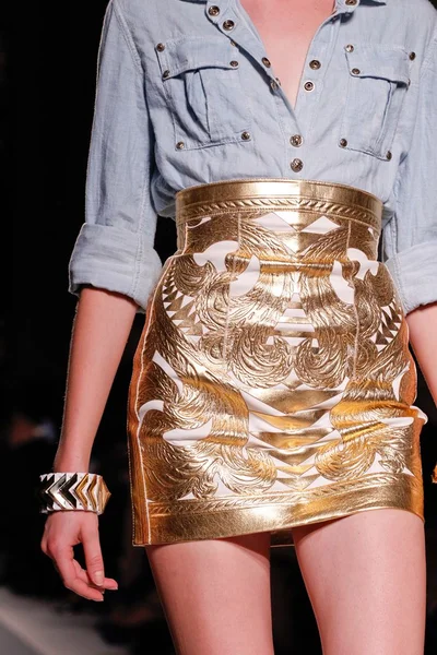 Look 17